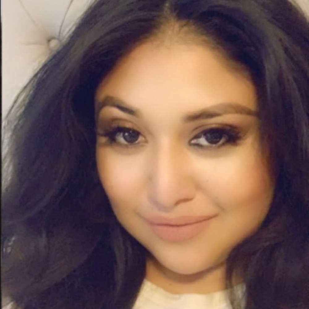 Meet your Posher, Valeria